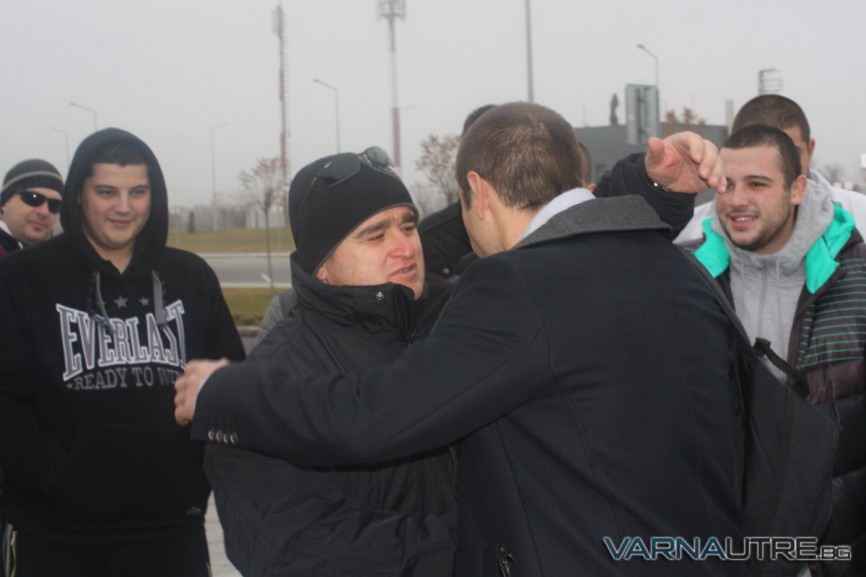 Феновете изпратиха Жоро Илиев със сълзи на очи