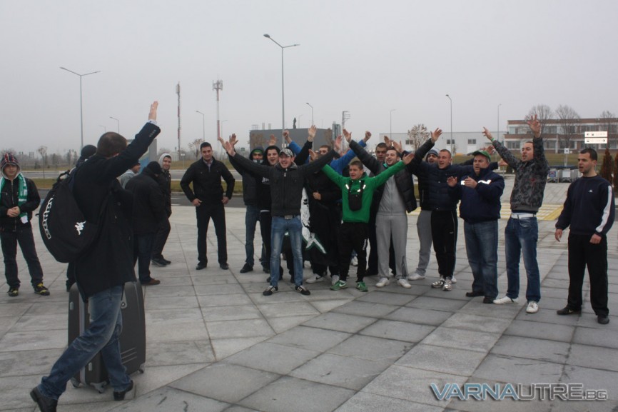 Феновете изпратиха Жоро Илиев със сълзи на очи