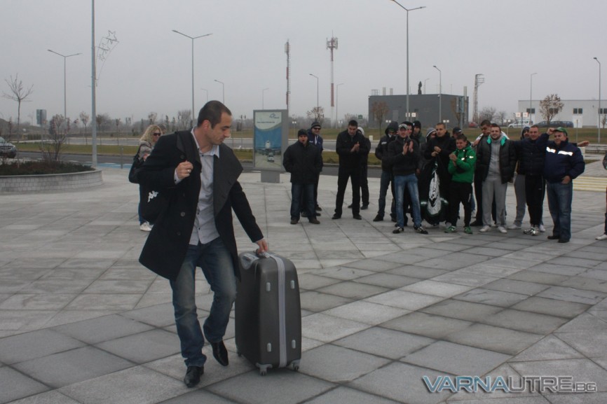 Феновете изпратиха Жоро Илиев със сълзи на очи